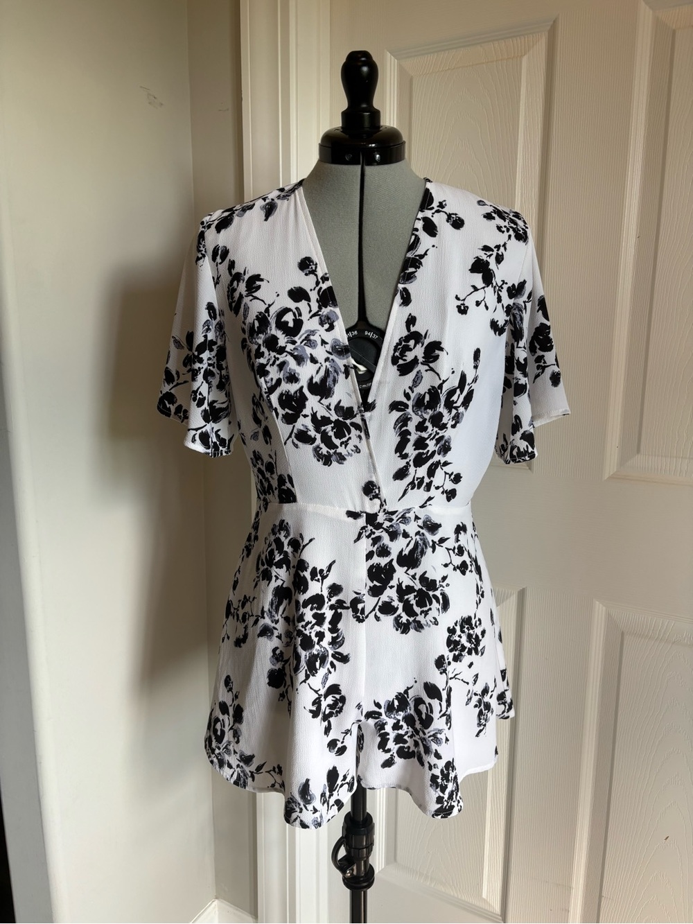 Black & White Floral Wrap Romper with V-Neck 0211